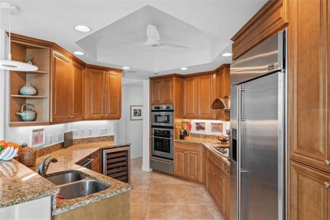 Condo in Saint Petersburg, Florida, 2 bedrooms № 2106699 - photo 14