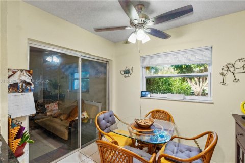 Condo in Tamarac, Florida, 2 bedrooms  № 1974245 - photo 9