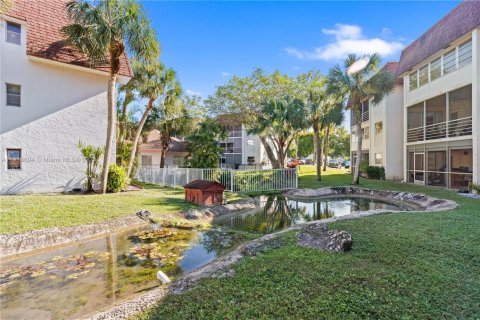 Condo in Tamarac, Florida, 2 bedrooms  № 1974245 - photo 16