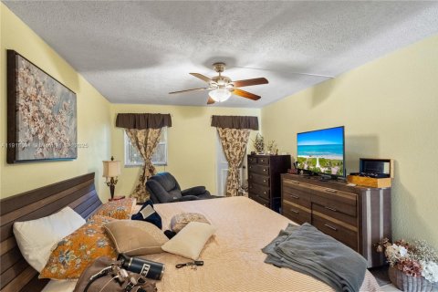 Condo in Tamarac, Florida, 2 bedrooms  № 1974245 - photo 11