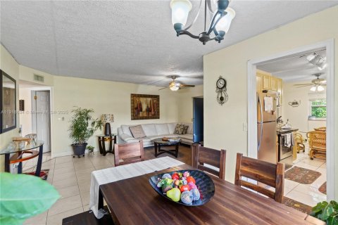 Condo in Tamarac, Florida, 2 bedrooms  № 1974245 - photo 7