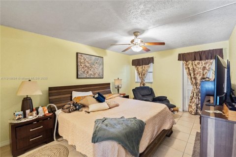Condo in Tamarac, Florida, 2 bedrooms  № 1974245 - photo 10