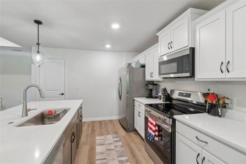Casa en venta en Weeki Wachee, Florida, 3 dormitorios, 154.03 m2 № 2156112 - foto 13