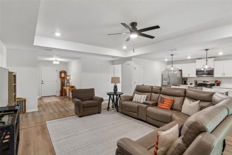 Casa en venta en Weeki Wachee, Florida, 3 dormitorios, 154.03 m2 № 2156112 - foto 9