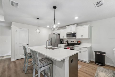 Casa en venta en Weeki Wachee, Florida, 3 dormitorios, 154.03 m2 № 2156112 - foto 12