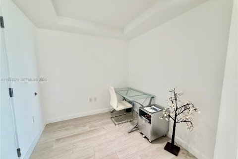 Copropriété à louer à Miami, Floride: 2 chambres, 97.36 m2 № 1991216 - photo 9