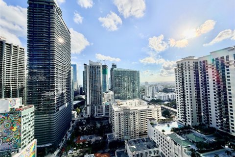 Copropriété à louer à Miami, Floride: 2 chambres, 97.36 m2 № 1991216 - photo 4