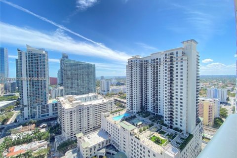 Copropriété à louer à Miami, Floride: 2 chambres, 97.36 m2 № 1991216 - photo 2