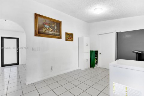 House in Homestead, Florida 4 bedrooms, 175.86 sq.m. № 2080630 - photo 7