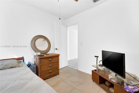 House in Homestead, Florida 4 bedrooms, 175.86 sq.m. № 2080630 - photo 23