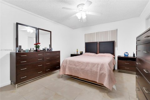 House in Homestead, Florida 4 bedrooms, 175.86 sq.m. № 2080630 - photo 16