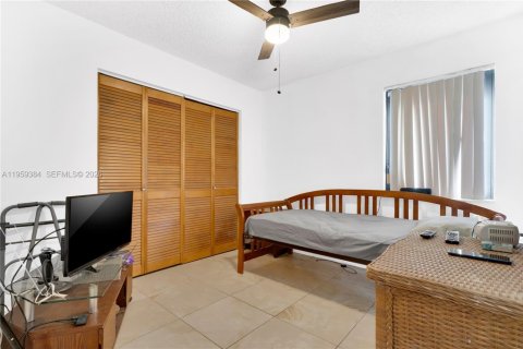 House in Homestead, Florida 4 bedrooms, 175.86 sq.m. № 2080630 - photo 24
