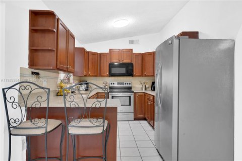 House in Homestead, Florida 4 bedrooms, 175.86 sq.m. № 2080630 - photo 13