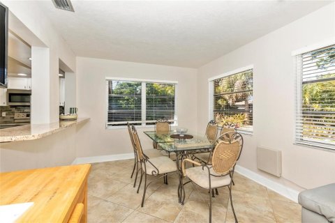 Villa ou maison à louer à Sarasota, Floride: 3 chambres, 156.82 m2 № 2425497 - photo 18
