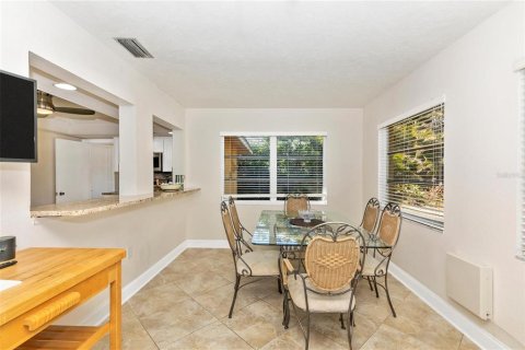 Villa ou maison à louer à Sarasota, Floride: 3 chambres, 156.82 m2 № 2425497 - photo 17