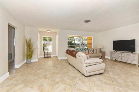 Villa ou maison à louer à Sarasota, Floride: 3 chambres, 156.82 m2 № 2425497 - photo 13