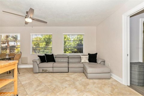 Villa ou maison à louer à Sarasota, Floride: 3 chambres, 156.82 m2 № 2425497 - photo 19