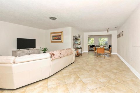 Villa ou maison à louer à Sarasota, Floride: 3 chambres, 156.82 m2 № 2425497 - photo 6