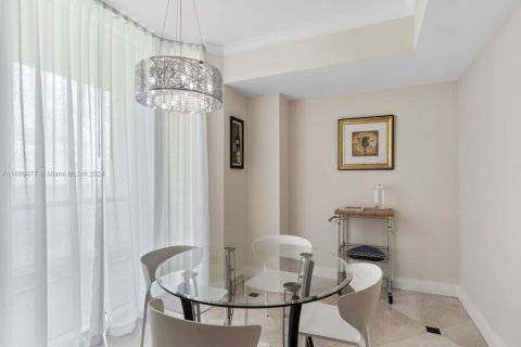 Copropriété à louer à Sunny Isles Beach, Floride: 3 chambres, 205.69 m2 № 1859617 - photo 12