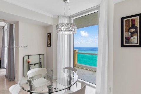 Copropriété à louer à Sunny Isles Beach, Floride: 3 chambres, 205.69 m2 № 1859617 - photo 10