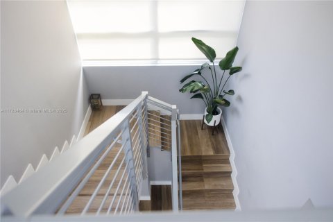 Casa en venta en South Miami, Florida, 5 dormitorios, 332.22 m2 № 1935526 - foto 21
