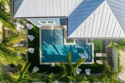 House in Bradenton Beach, Florida 7 bedrooms, 272.95 sq.m. № 2231951 - photo 4