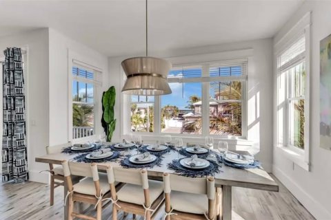 House in Bradenton Beach, Florida 7 bedrooms, 272.95 sq.m. № 2231951 - photo 9