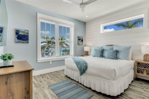 House in Bradenton Beach, Florida 7 bedrooms, 272.95 sq.m. № 2231951 - photo 17
