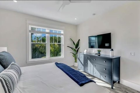 House in Bradenton Beach, Florida 7 bedrooms, 272.95 sq.m. № 2231951 - photo 24
