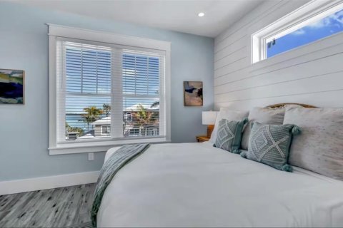 House in Bradenton Beach, Florida 7 bedrooms, 272.95 sq.m. № 2231951 - photo 29
