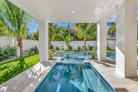 House in Bradenton Beach, Florida 7 bedrooms, 272.95 sq.m. № 2231951 - photo 7