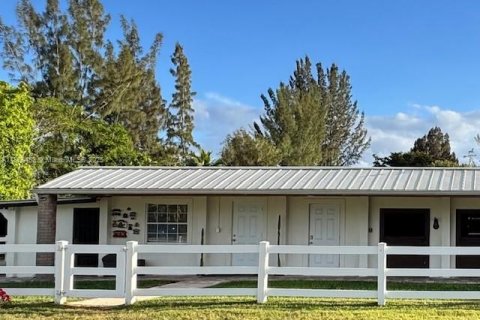 Appartement à louer à Southwest Ranches, Floride: 1 chambre, 300.35 m2 № 1887766 - photo 1