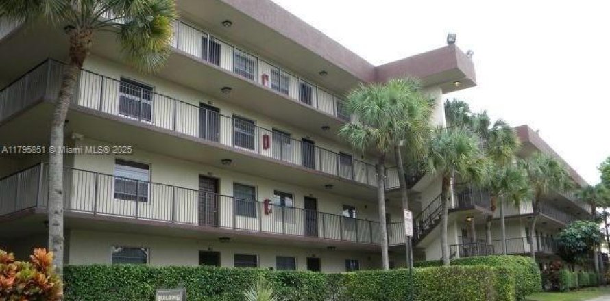 Condominio en Lauderdale Lakes, Florida, 2 dormitorios № 1957517
