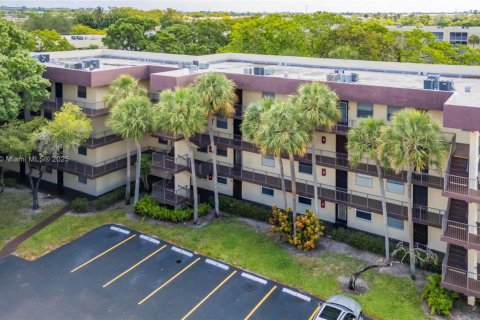 Condominio en venta en Lauderdale Lakes, Florida, 2 dormitorios, 93.09 m2 № 1957517 - foto 13