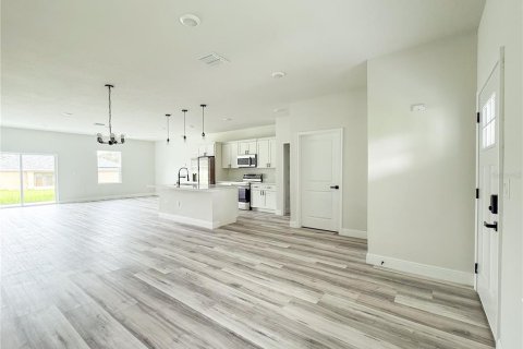 House in Ocala, Florida 4 bedrooms, 173.26 sq.m. № 2211169 - photo 6