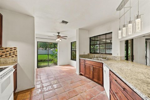 Touwnhouse à vendre à Plantation, Floride: 2 chambres, 137.68 m2 № 2439221 - photo 9