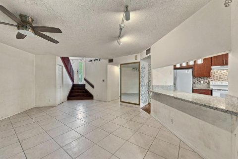 Touwnhouse à vendre à Plantation, Floride: 2 chambres, 137.68 m2 № 2439221 - photo 6