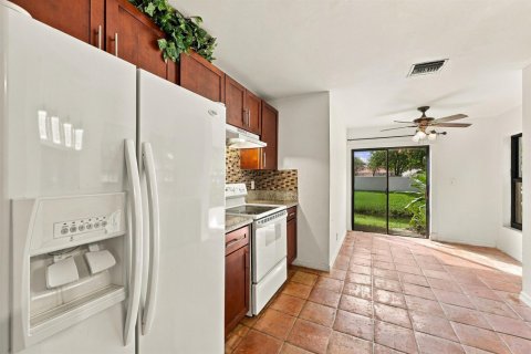 Touwnhouse à vendre à Plantation, Floride: 2 chambres, 137.68 m2 № 2439221 - photo 8