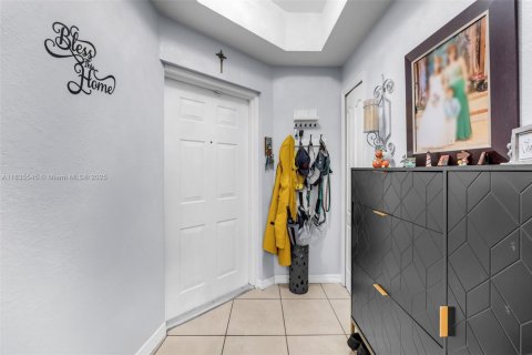 Купить кондоминиум в Майами, Флорида 3 спальни, 126.72м2, № 1958659 - фото 3