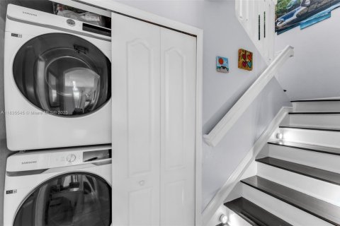 Купить кондоминиум в Майами, Флорида 3 спальни, 126.72м2, № 1958659 - фото 12