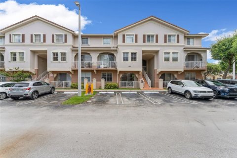 Купить кондоминиум в Майами, Флорида 3 спальни, 126.72м2, № 1958659 - фото 2