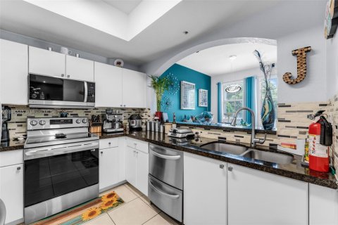 Купить кондоминиум в Майами, Флорида 3 спальни, 126.72м2, № 1958659 - фото 10