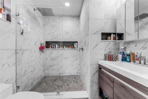 Купить кондоминиум в Майами, Флорида 3 спальни, 126.72м2, № 1958659 - фото 20