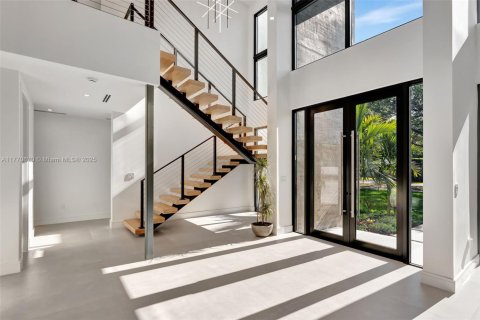 House in Biscayne Park, Florida 4 bedrooms № 1711435 - photo 13