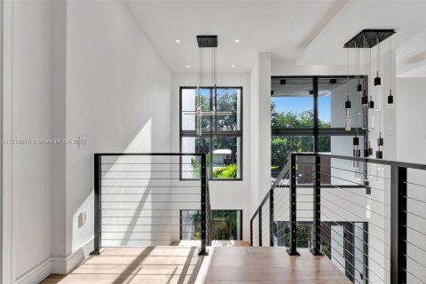 House in Biscayne Park, Florida 4 bedrooms № 1711435 - photo 27