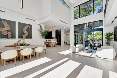 House in Biscayne Park, Florida 4 bedrooms № 1711435 - photo 6