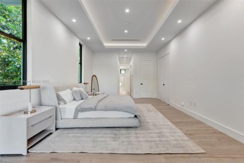House in Biscayne Park, Florida 4 bedrooms № 1711435 - photo 28