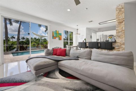 House in Miramar, Florida 4 bedrooms, 245.17 sq.m. № 1886598 - photo 20