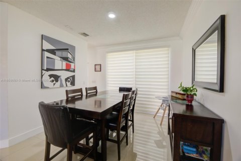 House in Miramar, Florida 4 bedrooms, 245.17 sq.m. № 1886598 - photo 16