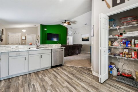 Villa ou maison à vendre à Zephyrhills, Floride: 4 chambres, 145.76 m2 № 1903794 - photo 16